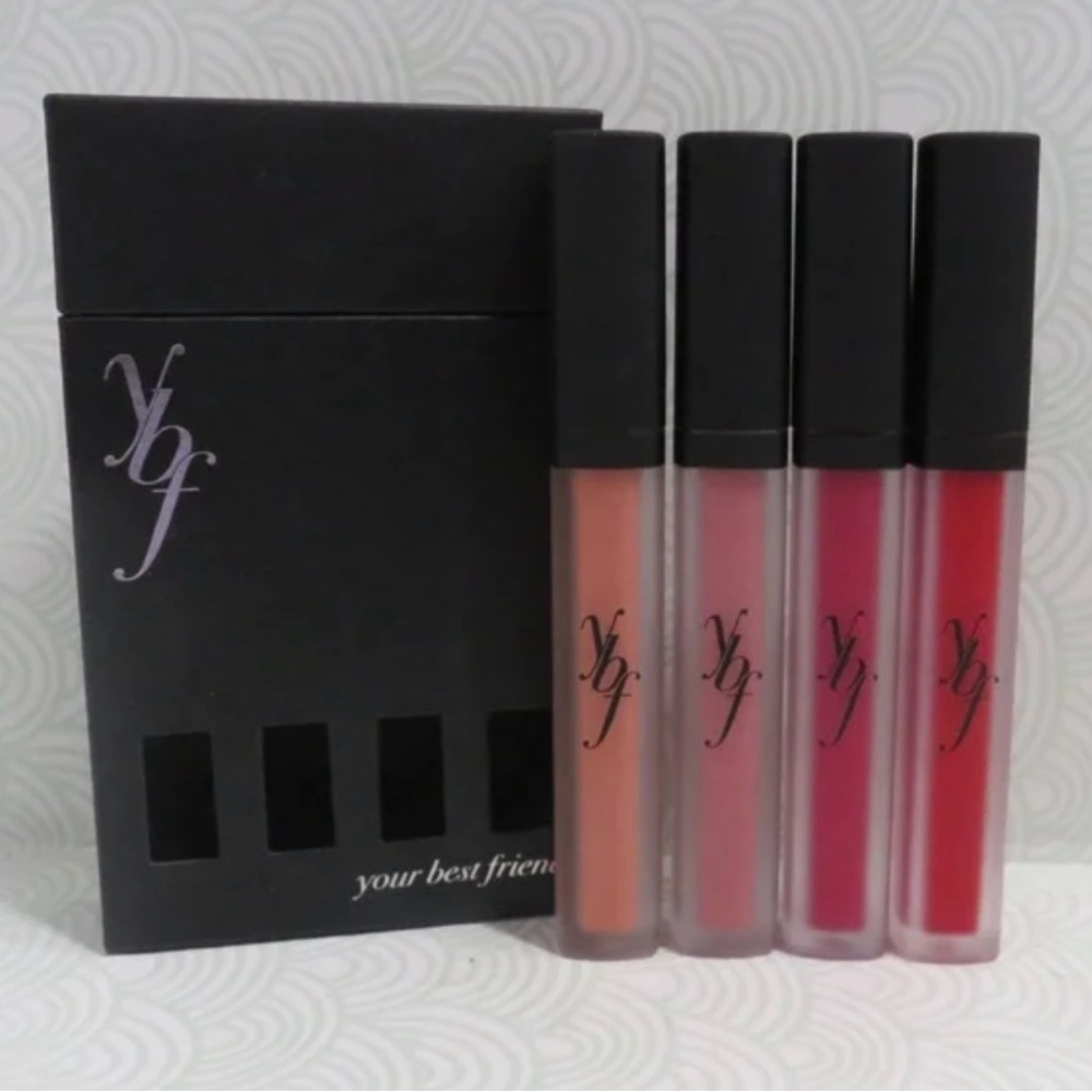 YOUR BEST FRIEND - 4 MAJESTIC MATTE LIP COLLECTION